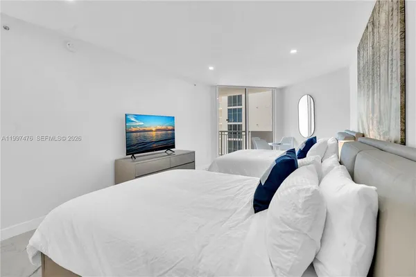 $7,000 | 17375 Collins Avenue, Unit 1703, Sunny Isles Beach, FL 33160