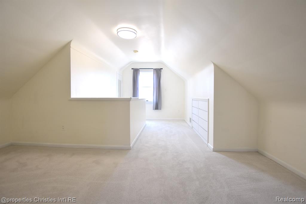 2205 Pembroke Road Birmingham, MI 48009 - Photo 24 of 36