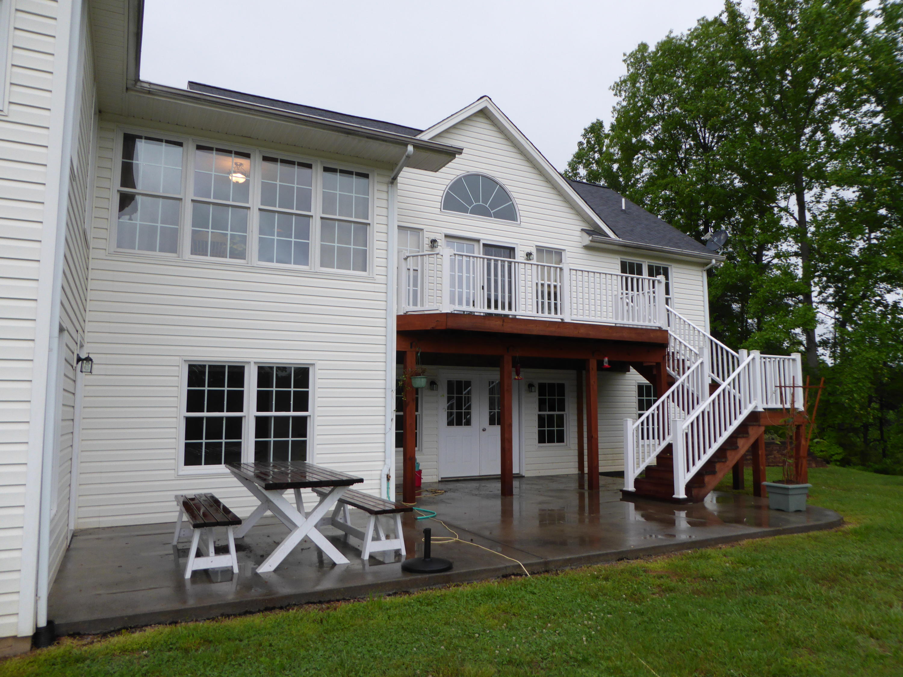 7740 Edwardsville Road Hardy, VA 24101 - Photo 31 of 92 31 Back Patio
