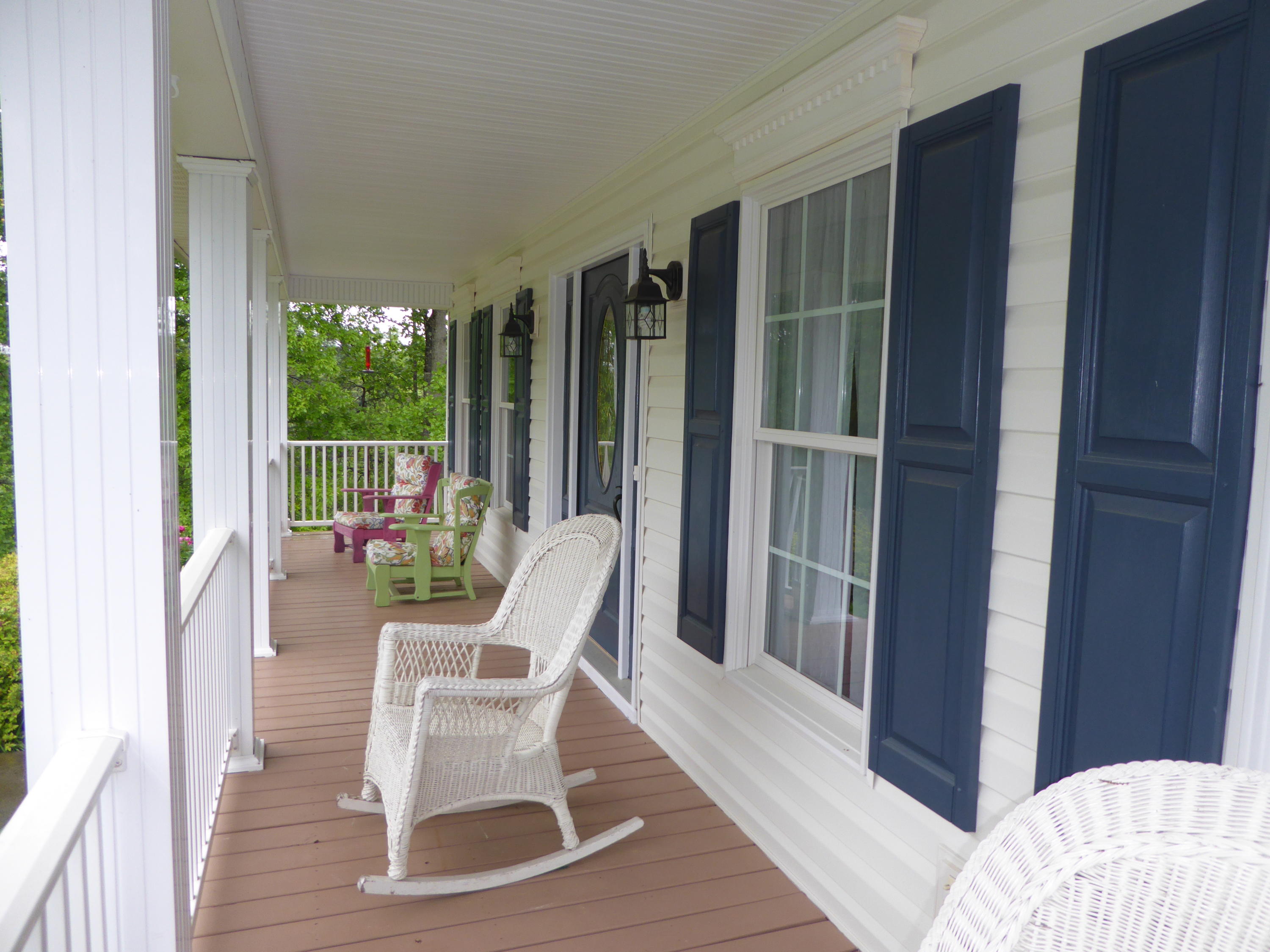7740 Edwardsville Road Hardy, VA 24101 - Photo 36 of 92 36 Front Porch