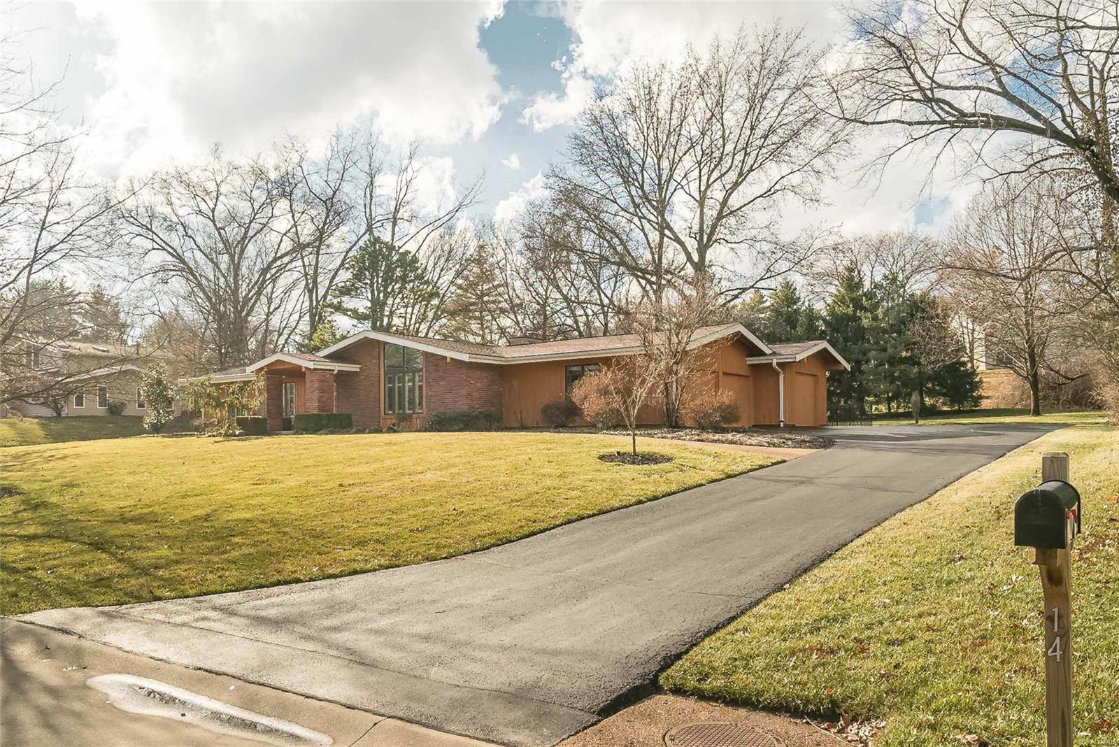 14 Ridge Crest Drive Chesterfield, MO 63017 - Photo 2 of 63 Gallery Image 2