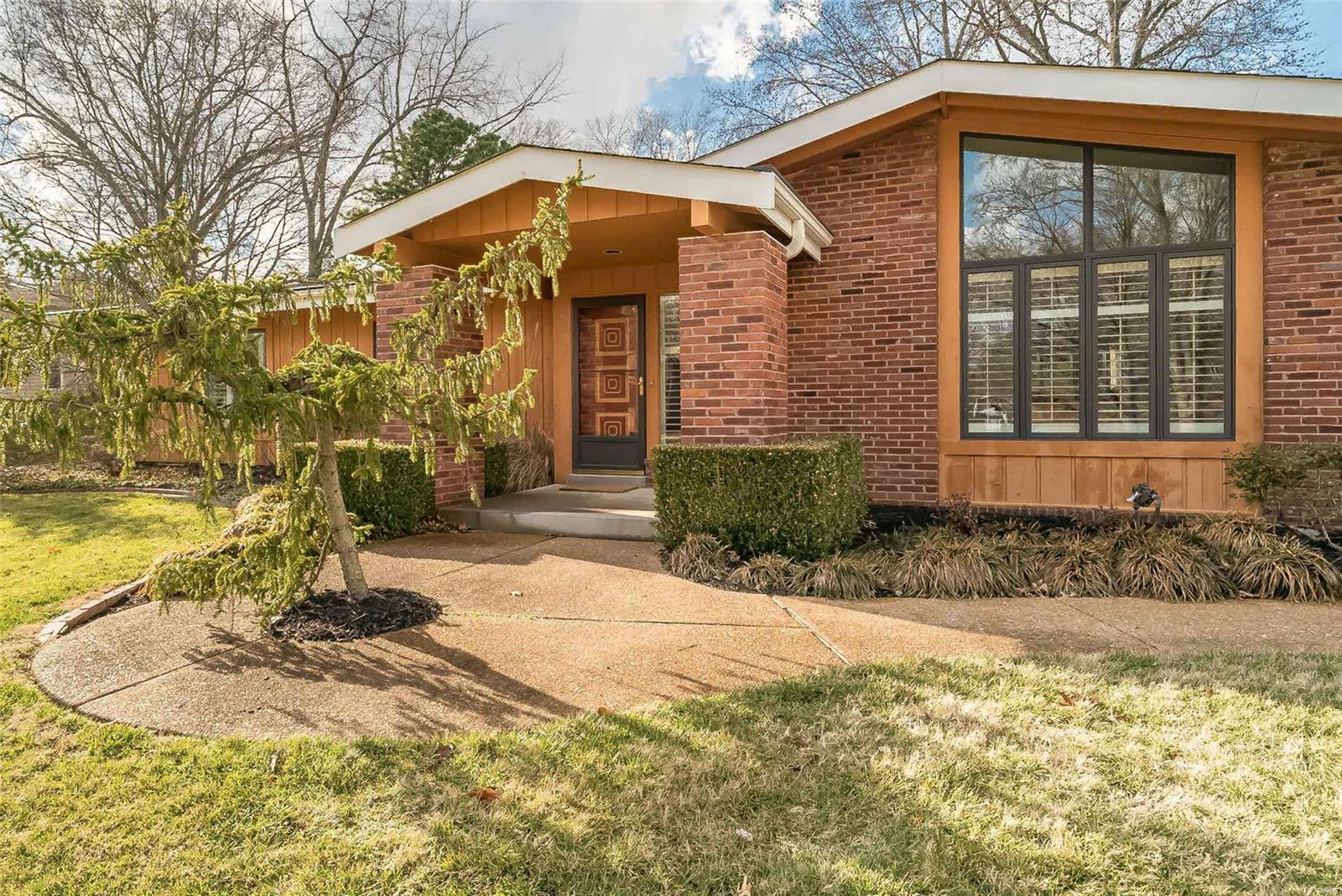 14 Ridge Crest Drive Chesterfield, MO 63017 - Photo 3 of 63 Gallery Image 3