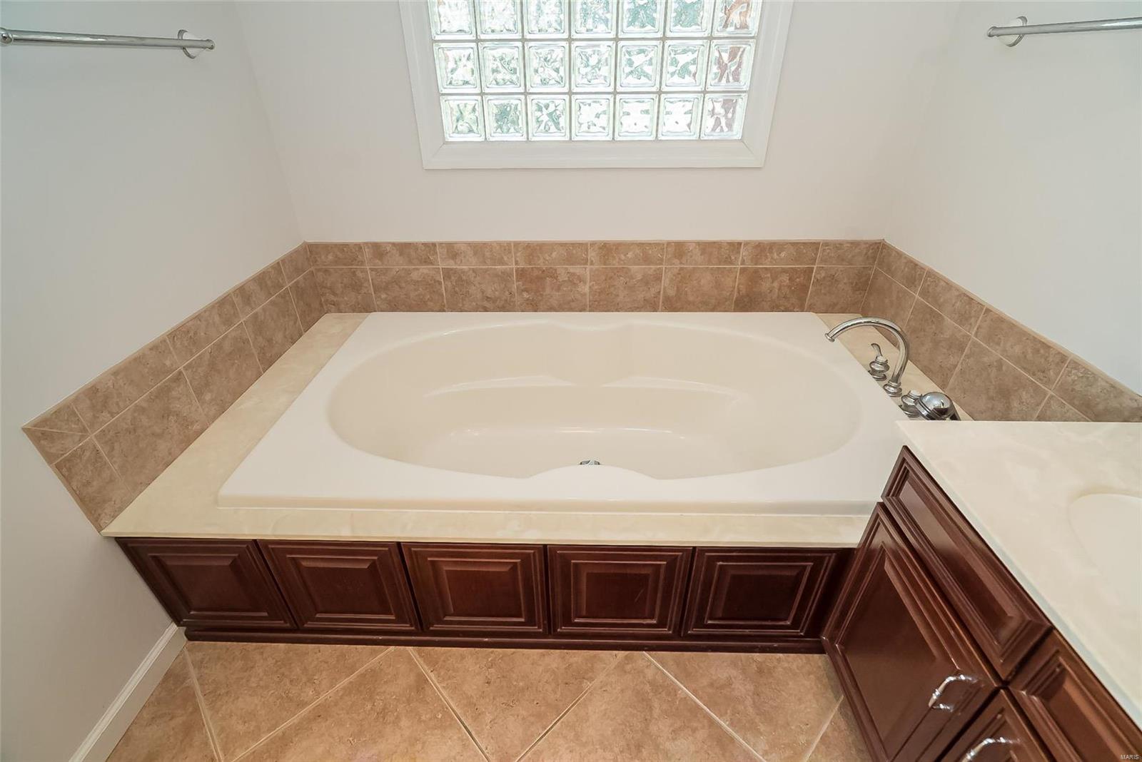 14 Ridge Crest Drive Chesterfield, MO 63017 - Photo 34 of 63 Gallery Image 34