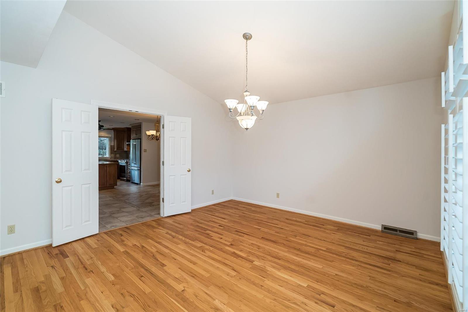 14 Ridge Crest Drive Chesterfield, MO 63017 - Photo 10 of 63 Gallery Image 10