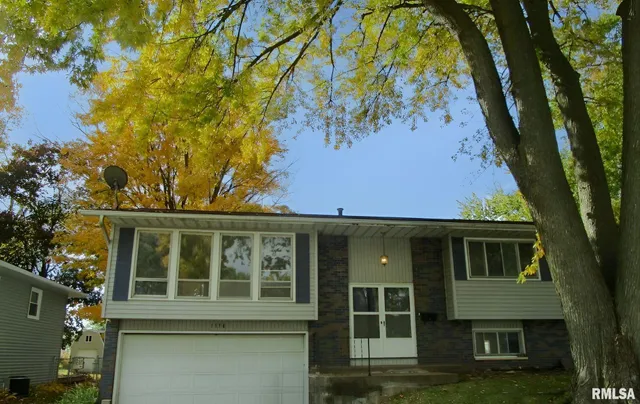 $159,900 | 1118 North 13th Street, Clinton, IA 52732