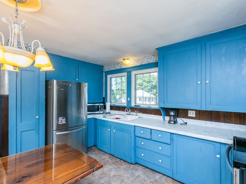 180 Stafford Road Tiverton, RI 02878 - Photo 5 of 27 Gallery Image 5