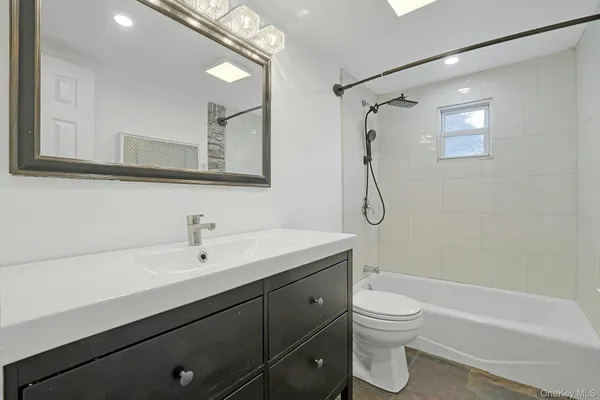 $892,800 | 200 Bardonia Road, Bardonia, NY 10954