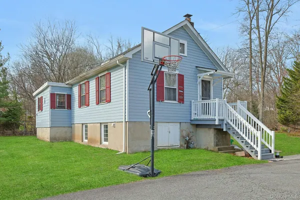 $892,800 | 200 Bardonia Road, Bardonia, NY 10954