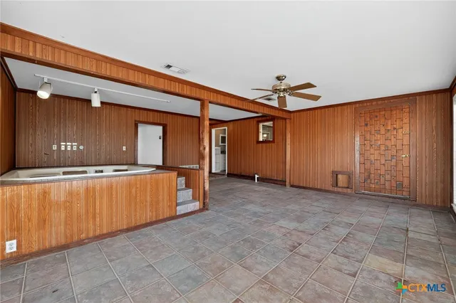 $239,000 | 205 Lakewood Drive, Gatesville, TX 76528