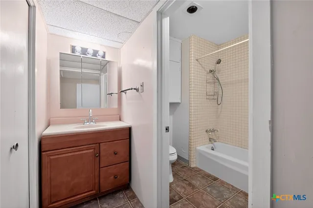 $239,000 | 205 Lakewood Drive, Gatesville, TX 76528