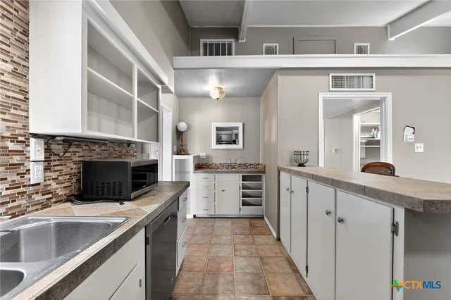 $239,000 | 205 Lakewood Drive, Gatesville, TX 76528