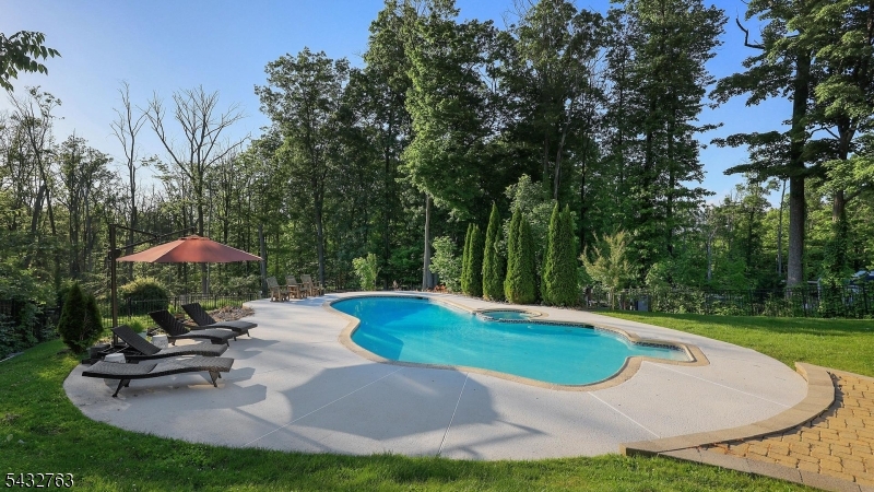 17 Nottingham Way Warren, NJ 07059 - Photo 42 of 48