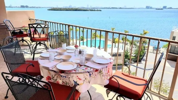 $3,950 | 1800 Northeast 114th Street, Unit 705, Miami, FL 33181