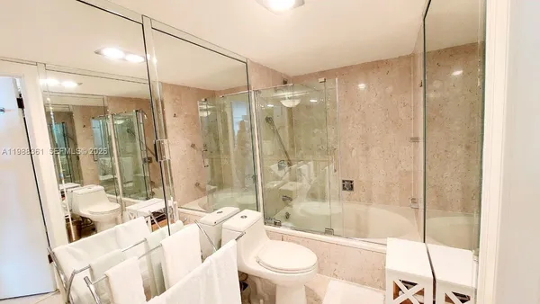 $3,950 | 1800 Northeast 114th Street, Unit 705, Miami, FL 33181