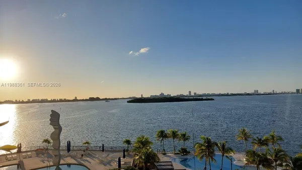 $3,950 | 1800 Northeast 114th Street, Unit 705, Miami, FL 33181