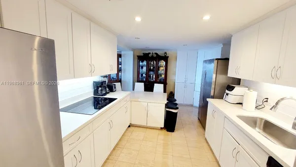 $3,950 | 1800 Northeast 114th Street, Unit 705, Miami, FL 33181