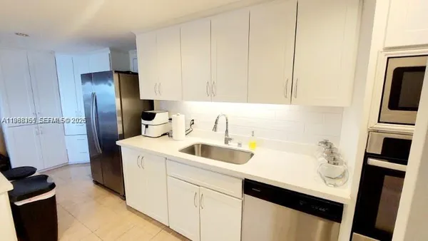 $3,950 | 1800 Northeast 114th Street, Unit 705, Miami, FL 33181