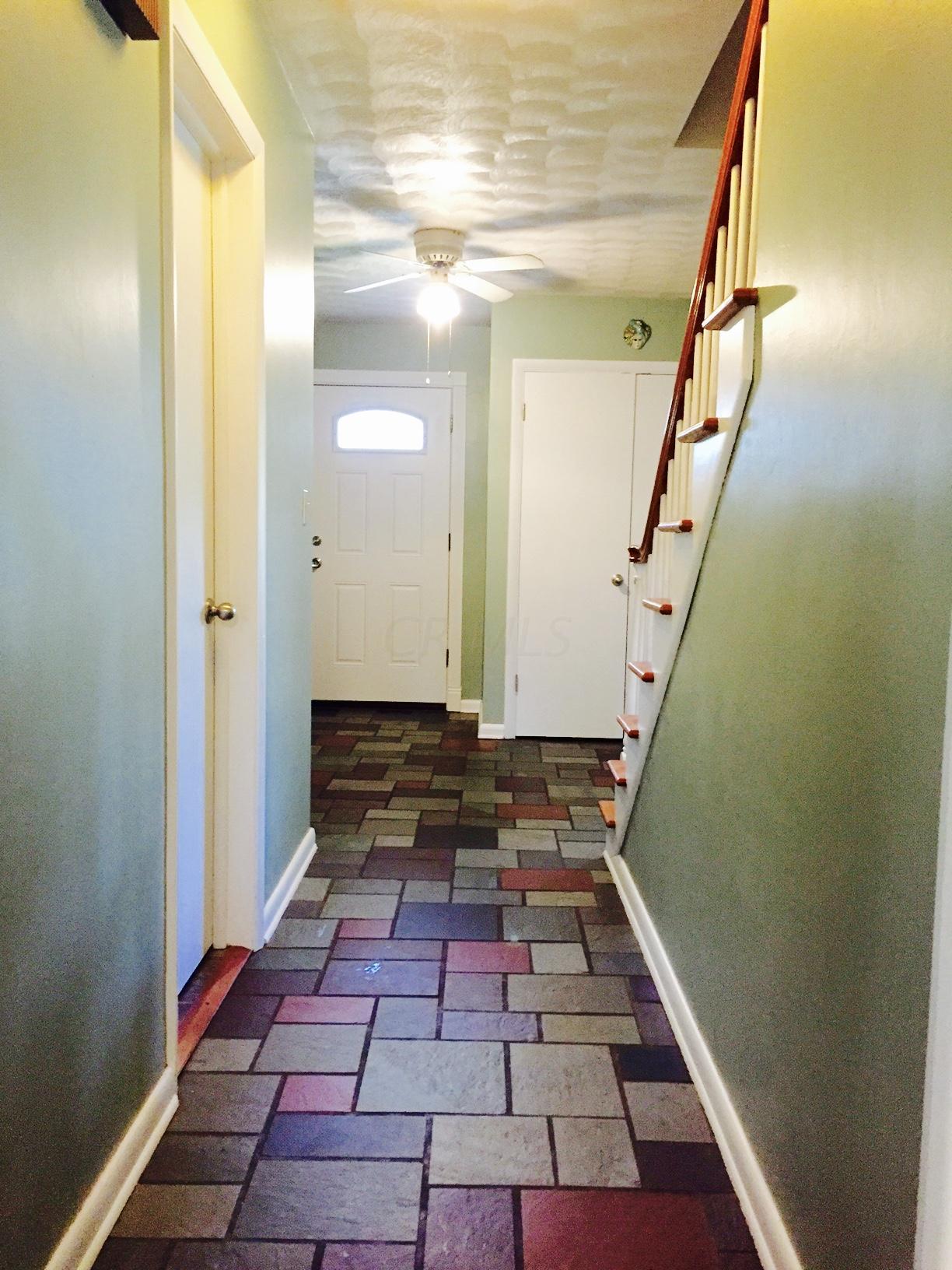 5552 Redwood Road Columbus, OH 43229 - Photo 5 of 34 Gallery Image 5