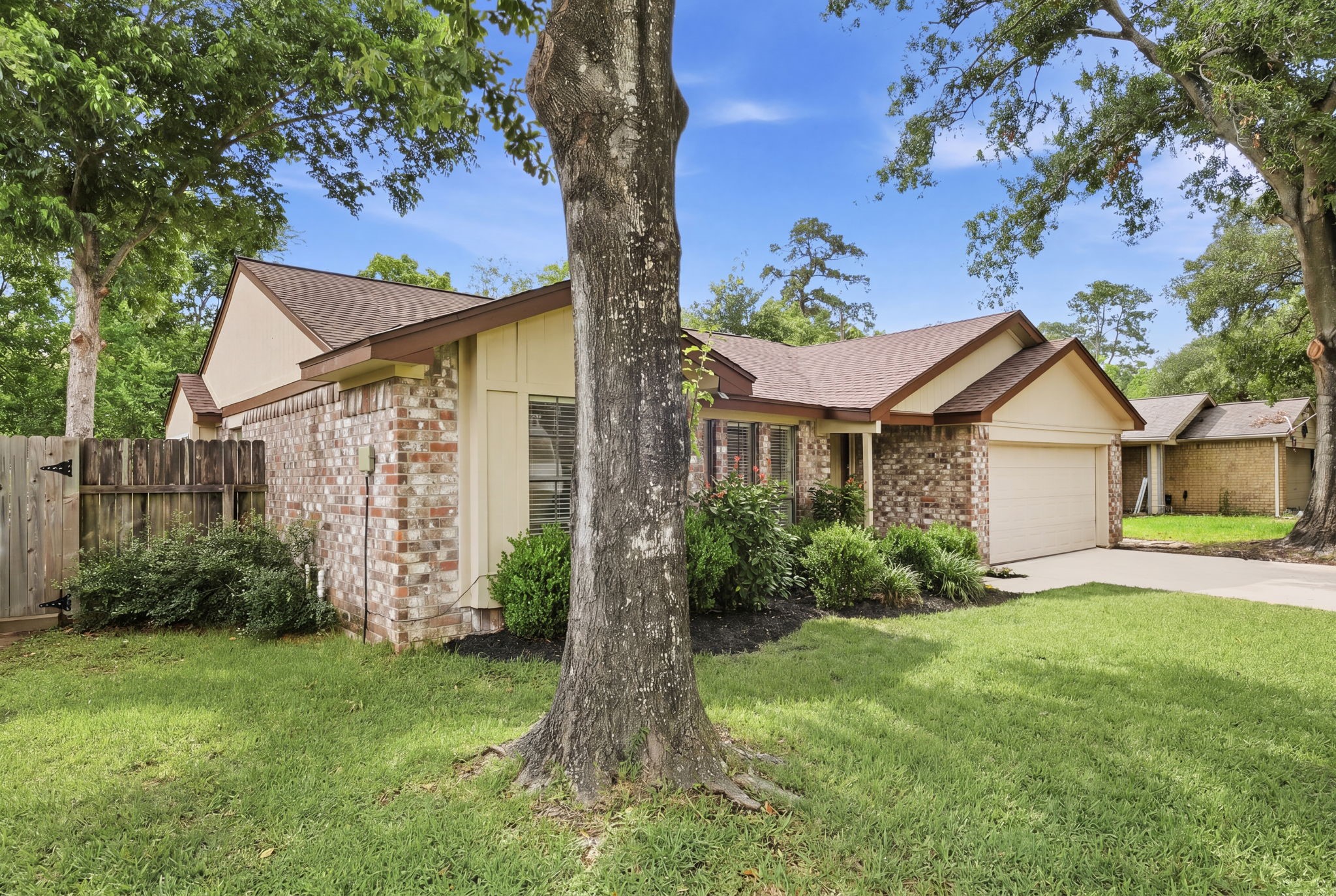 18607 Hiddenbay Way Spring, TX 77379 - Photo 2 of 41