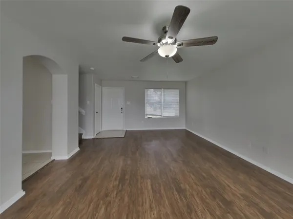 $2,039 | 5521 Rio Alamo Street, Rosharon, TX 77583