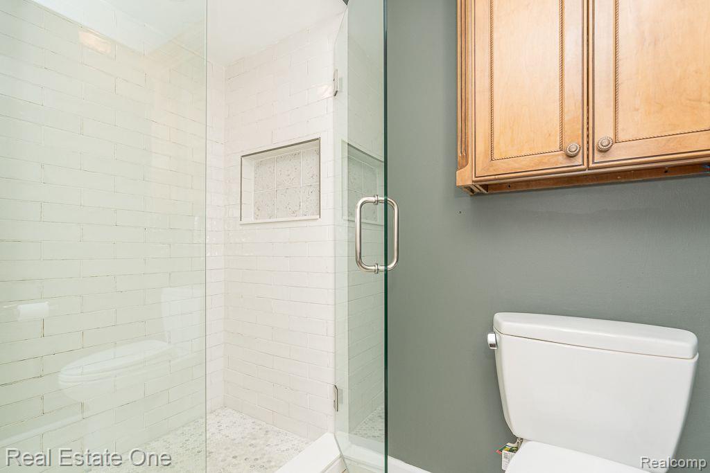 410 Lake Forest Road Rochester Hills, MI 48309 - Photo 41 of 75