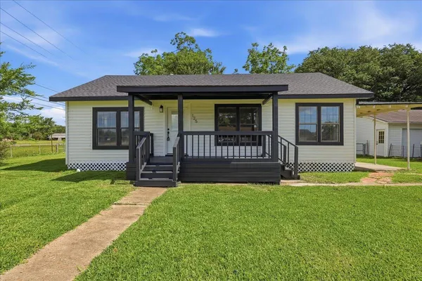 $180,000 | 125 Crosby Street, Sour Lake, TX 77659
