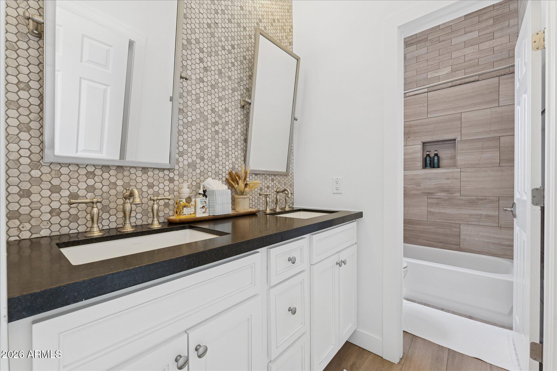 14604 East Peak View Road Scottsdale, AZ 85262 - Photo 27 of 49 27-027-ensuite