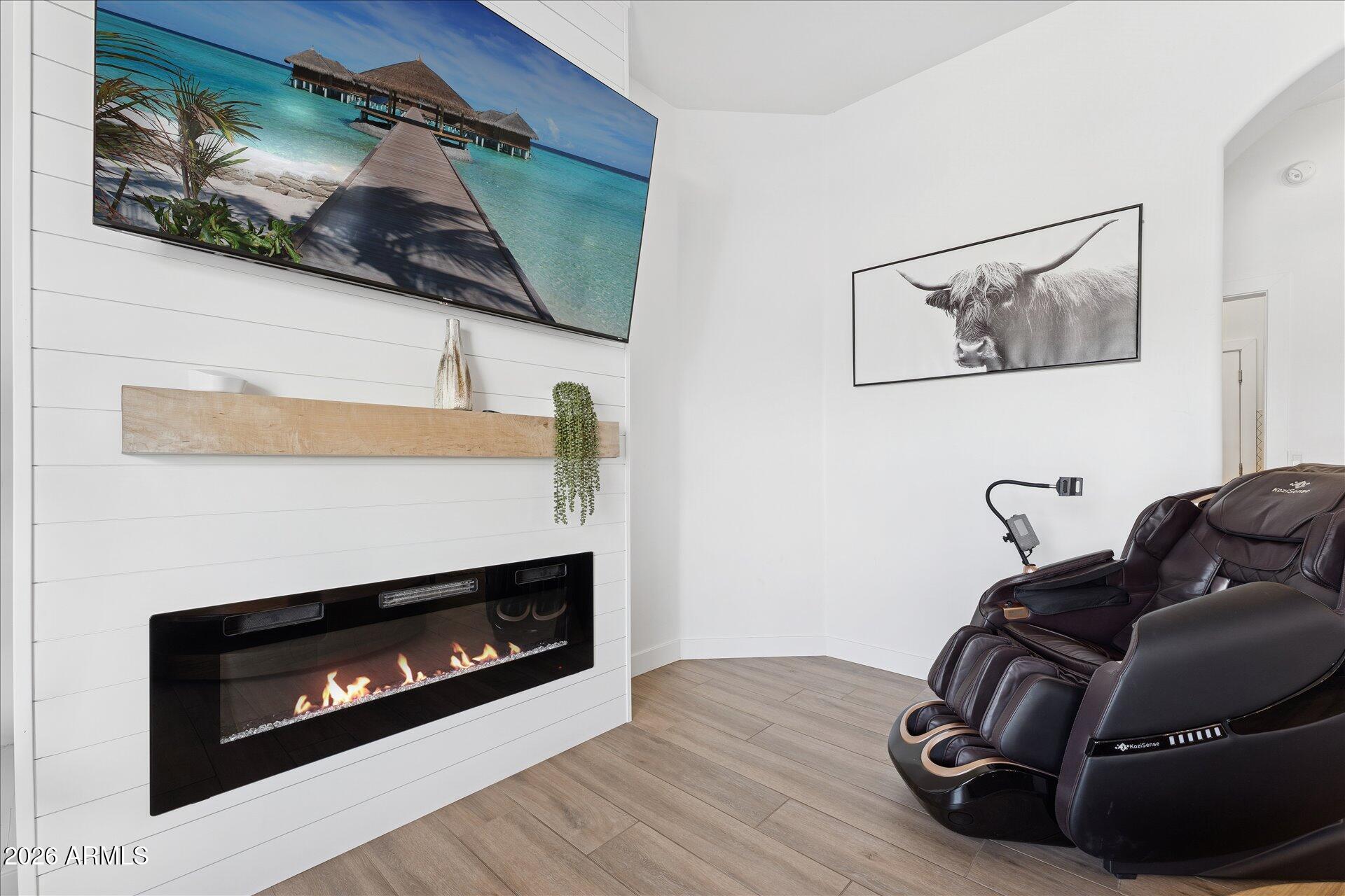 14604 East Peak View Road Scottsdale, AZ 85262 - Photo 5 of 49 09-009-living-room