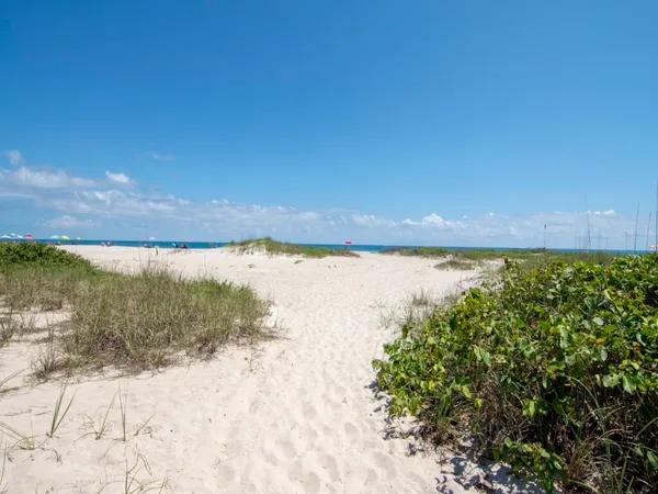 $8,500 | 1700 Ocean Drive, Unit 306, Vero Beach, FL 32963