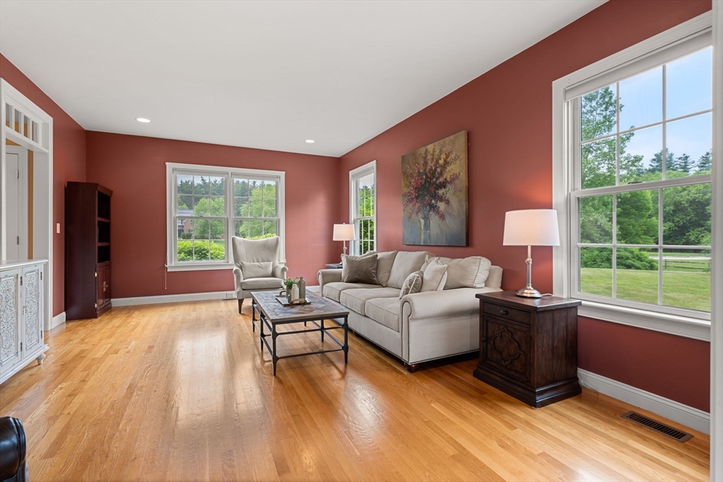 160 Wharton Row Groton, MA 01450 - Photo 11 of 42