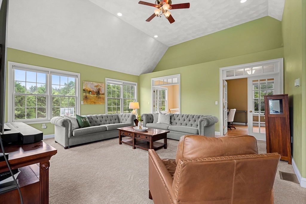 160 Wharton Row Groton, MA 01450 - Photo 17 of 42