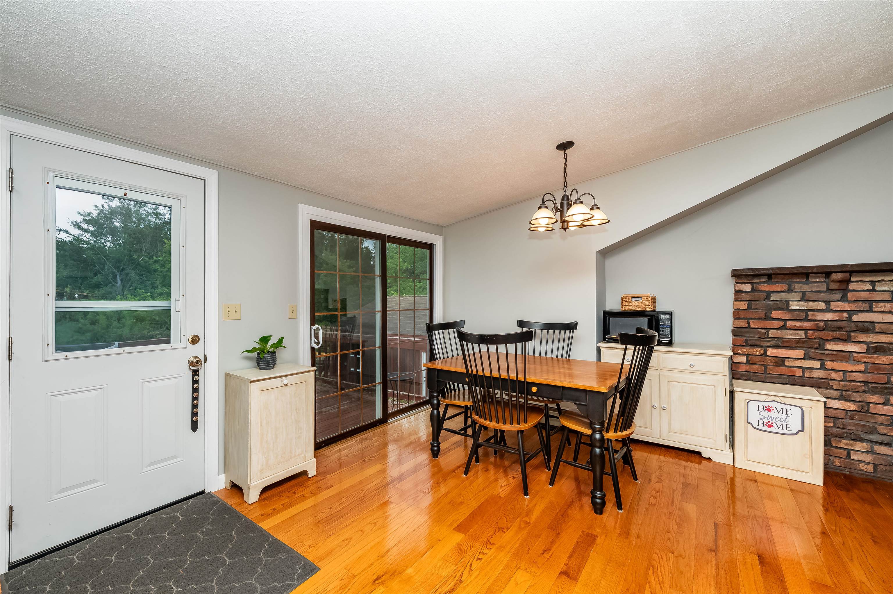 563 Pickering Road Rochester, NH 03867 - Photo 5 of 39