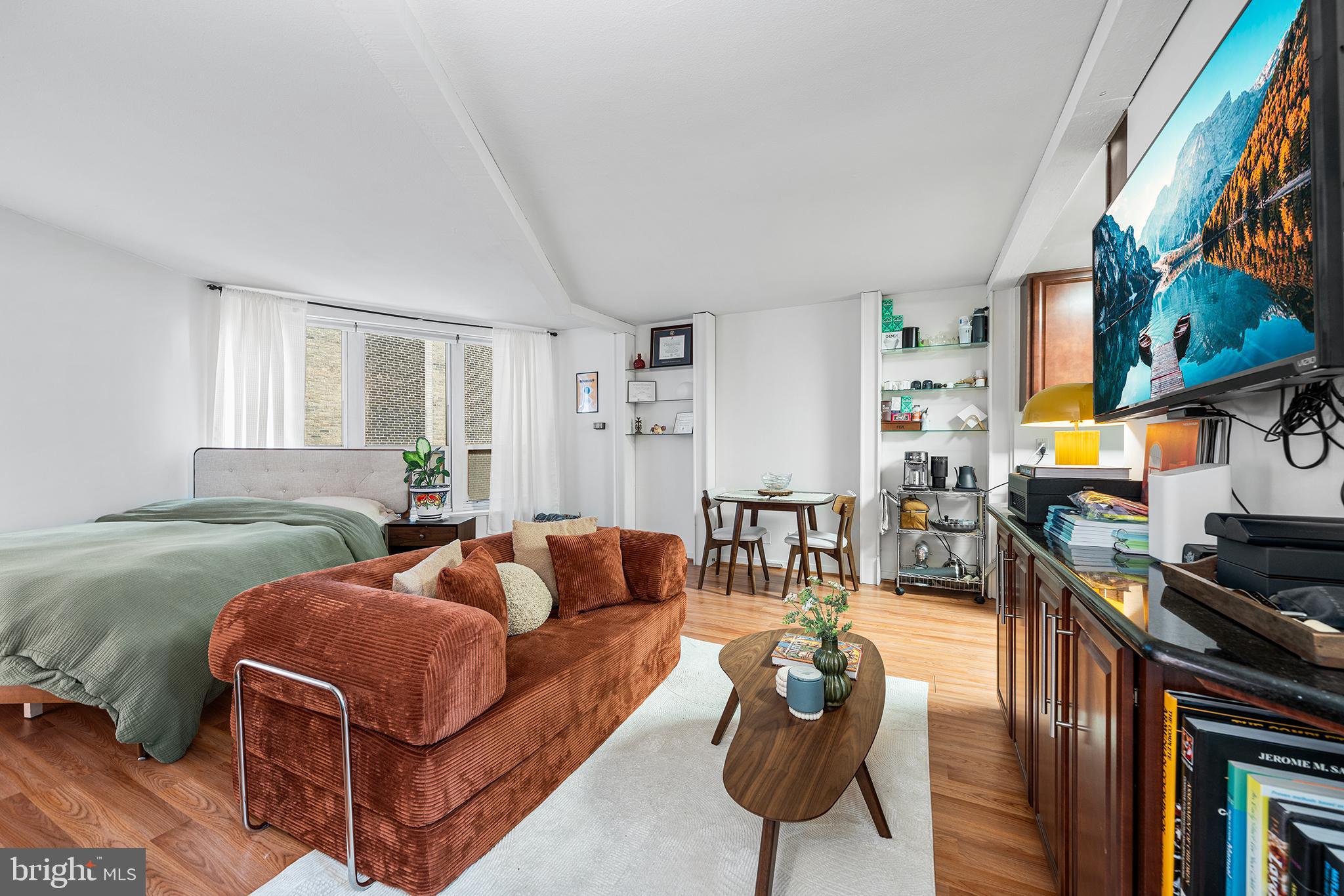 224-30 West Rittenhouse Square, Unit 1002 Philadelphia, PA 19103 - Photo 7 of 31