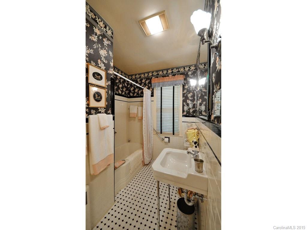 8 Club View Road Asheville, NC 28804 - Photo 14 of 19
