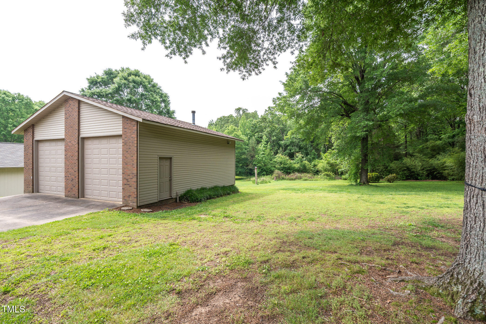 1822 Routh Road Burlington, NC 27217 - Photo 45 of 51 1822 Routh Garage 7
