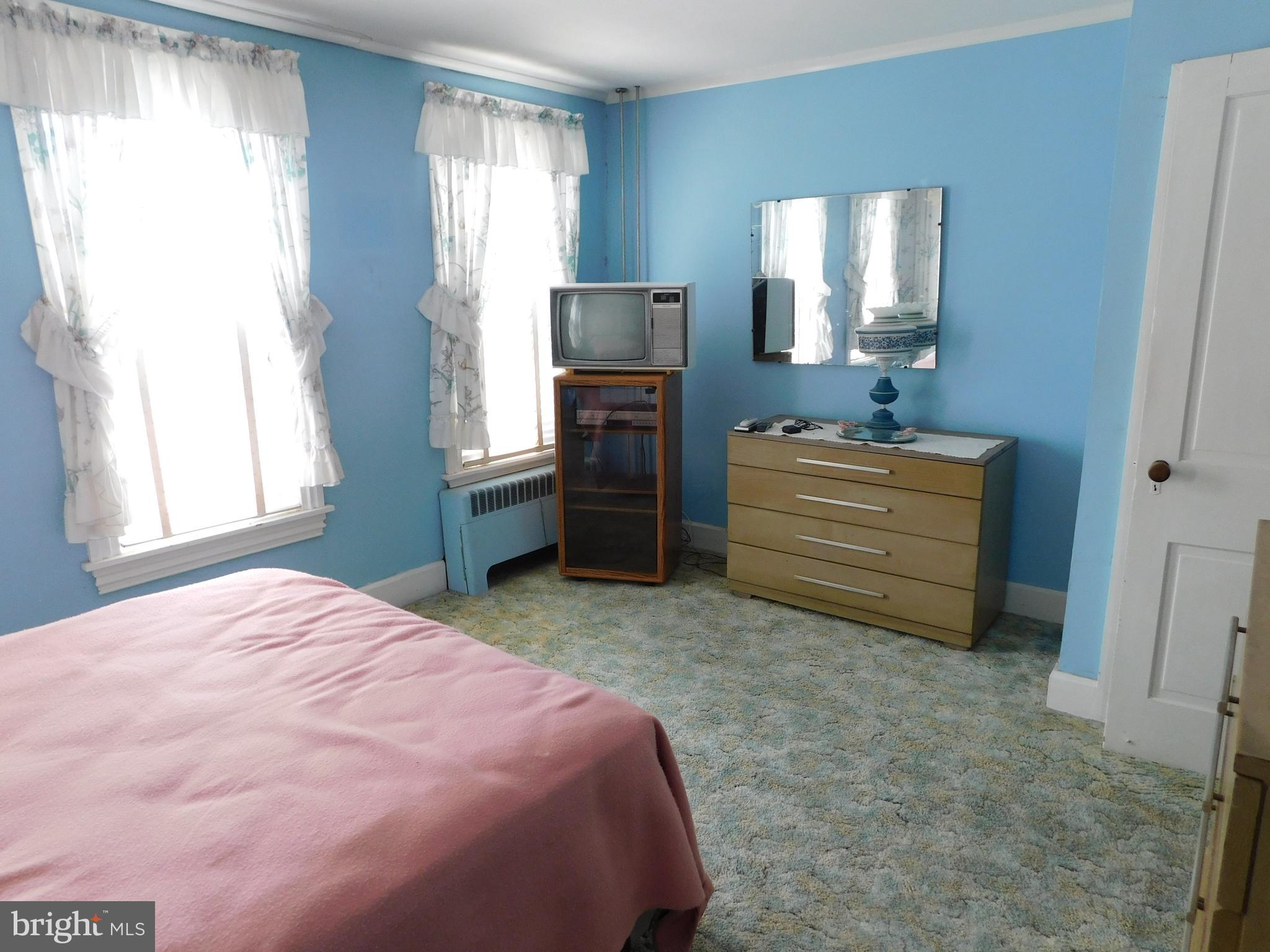 233 Chestnut Street Spring City, PA 19475 - Photo 12 of 23