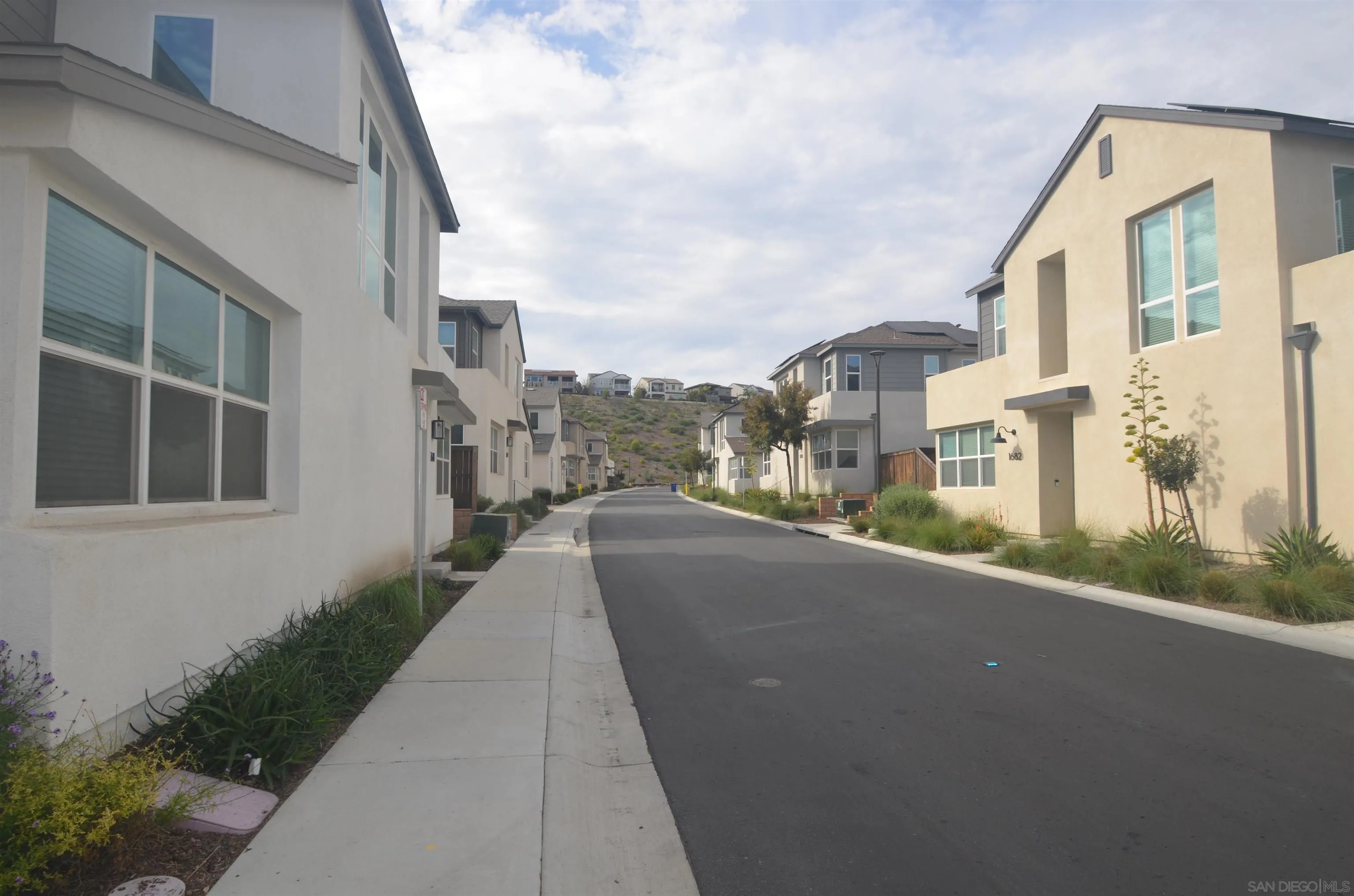 1681 Whitmore Loop Chula Vista, CA 91913 - Photo 38 of 40