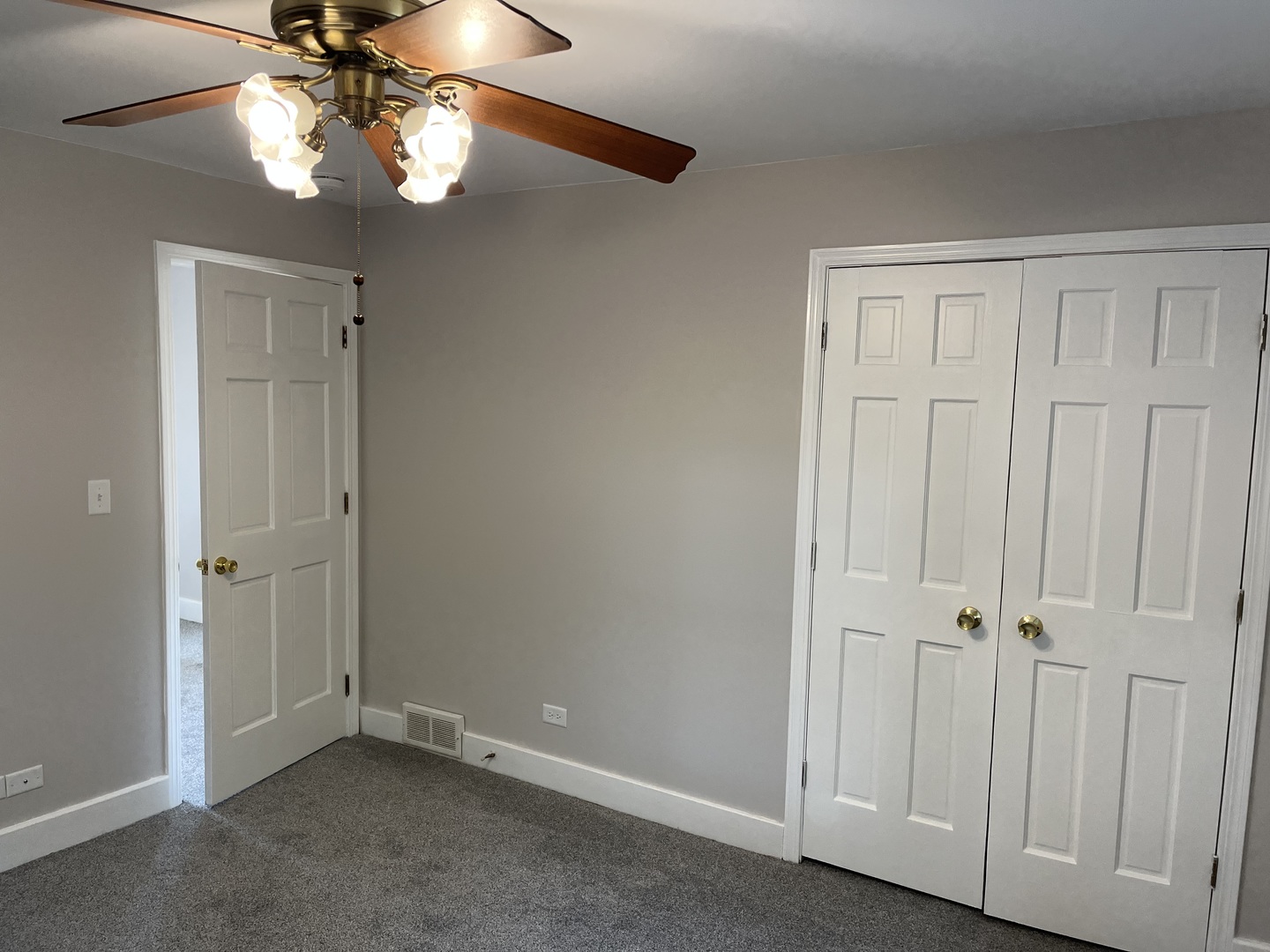 293 Scott Street Lake Forest, IL 60045 - Photo 26 of 30 an empty room with chandelier fan
