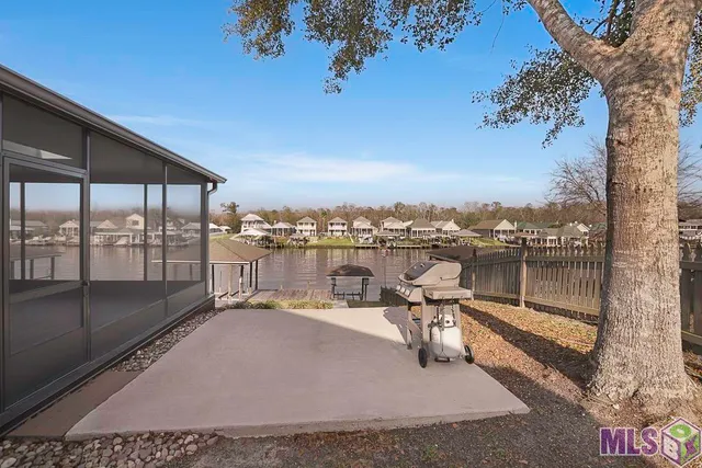 $450,000 | 12258 River Highlands Drive, St. Amant, LA 70774