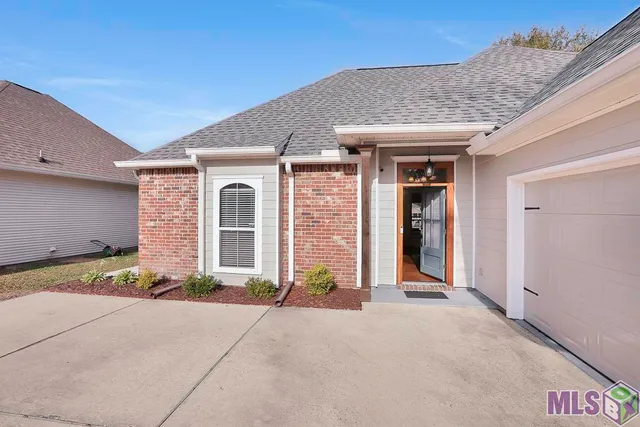 $450,000 | 12258 River Highlands Drive, St. Amant, LA 70774