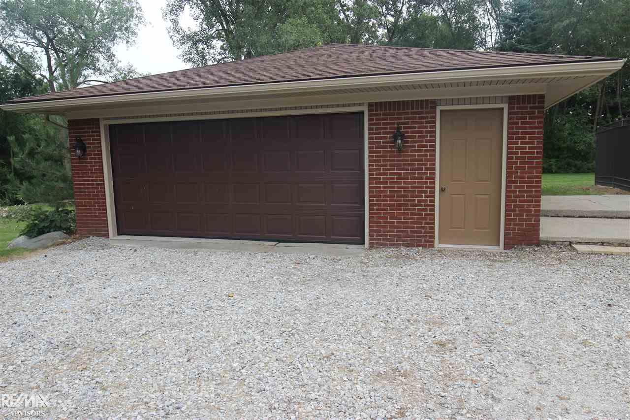 20196 Armada Ridge Road Armada, MI 48005 - Photo 5 of 55