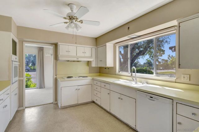 $2,100,000 | 8838 La Jolla Scenic Drive North, La Jolla, CA 92037