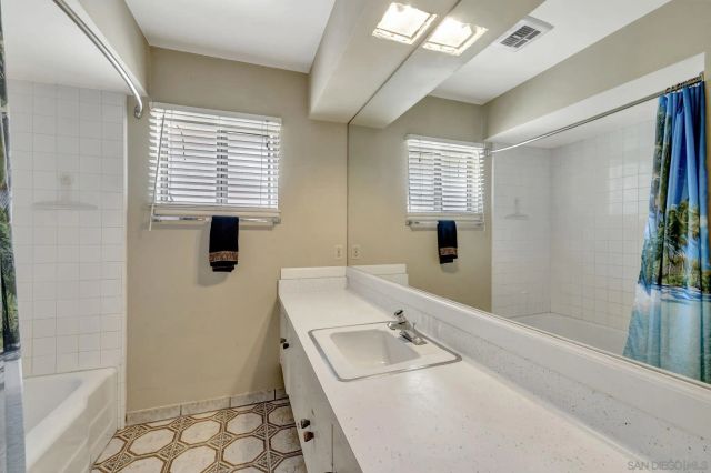 $2,100,000 | 8838 La Jolla Scenic Drive North, La Jolla, CA 92037