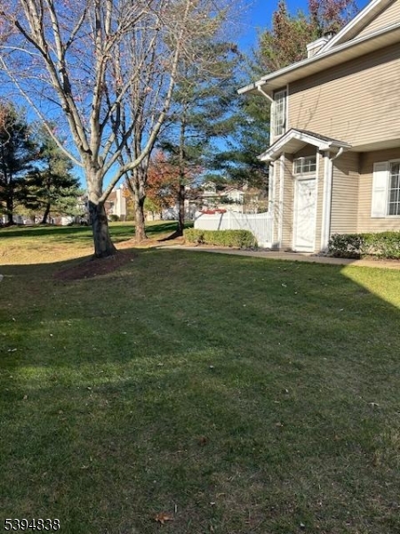 17 Crestmont Road Bedminster, NJ 07921 - Photo 18 of 20 a view of a house with a yard