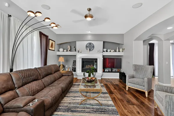 $629,000 | 8815 Laguna Drive, Chowchilla, CA 93610