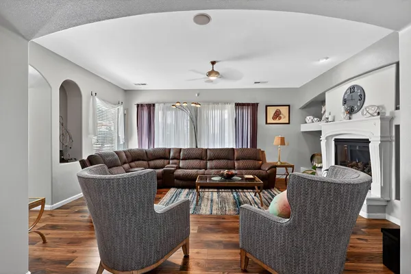 $629,000 | 8815 Laguna Drive, Chowchilla, CA 93610