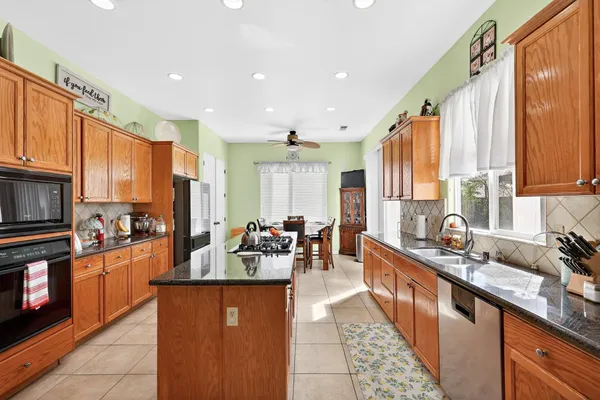 $629,000 | 8815 Laguna Drive, Chowchilla, CA 93610