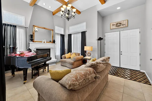 $629,000 | 8815 Laguna Drive, Chowchilla, CA 93610