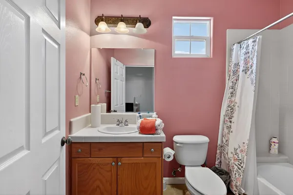 $629,000 | 8815 Laguna Drive, Chowchilla, CA 93610