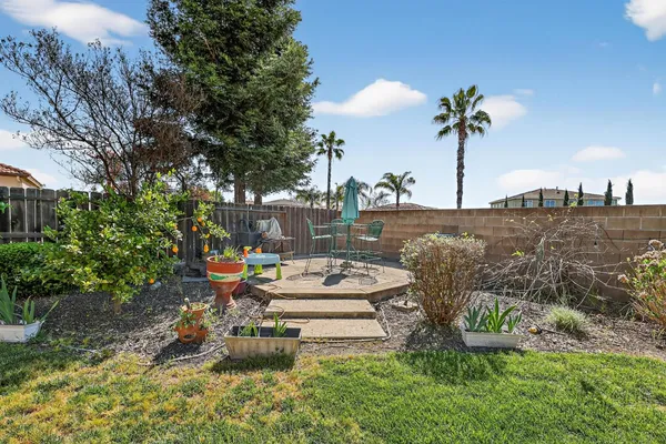 $629,000 | 8815 Laguna Drive, Chowchilla, CA 93610